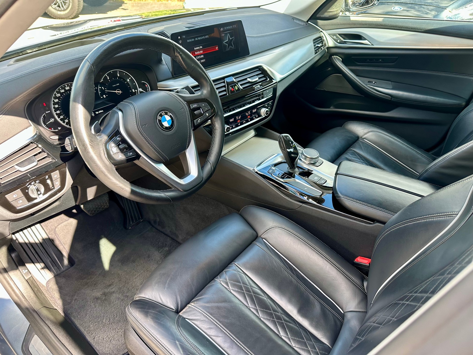 BMW 530d xDrive Luxury Line Steptronic-image-8