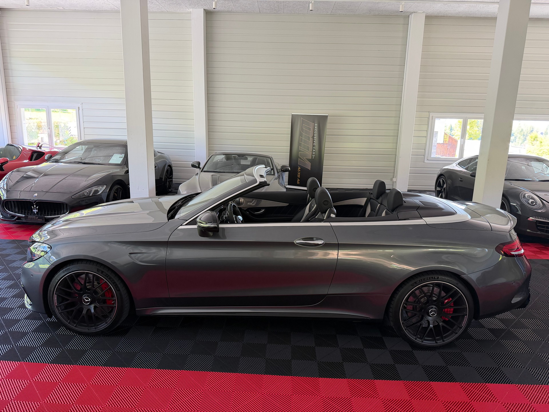 MERCEDES-BENZ C 63 S AMG-showroom-element-1