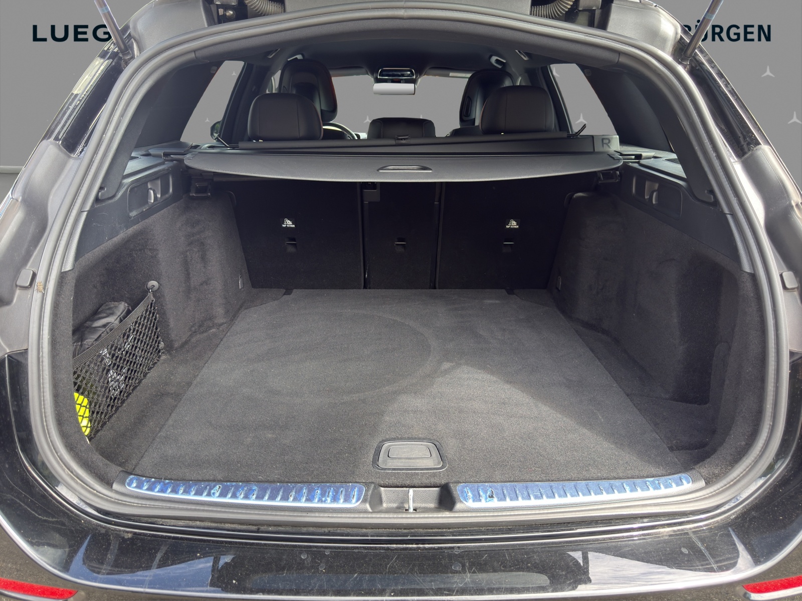 MERCEDES-BENZ C 200 T AMG Line-image-13