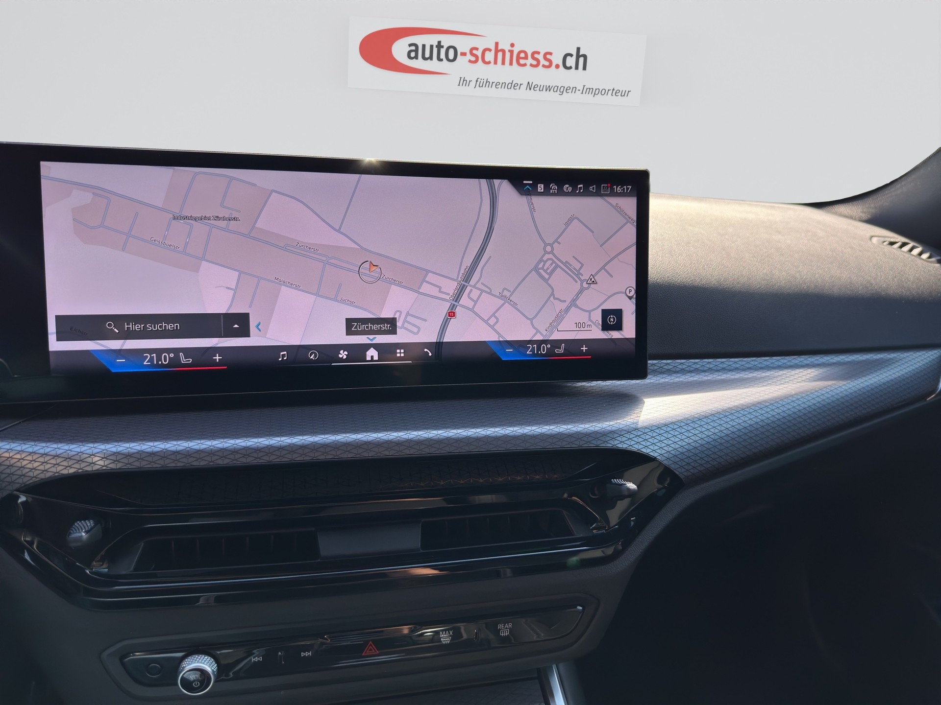 BMW 320i xDrive Steptronic M Sport-image-12