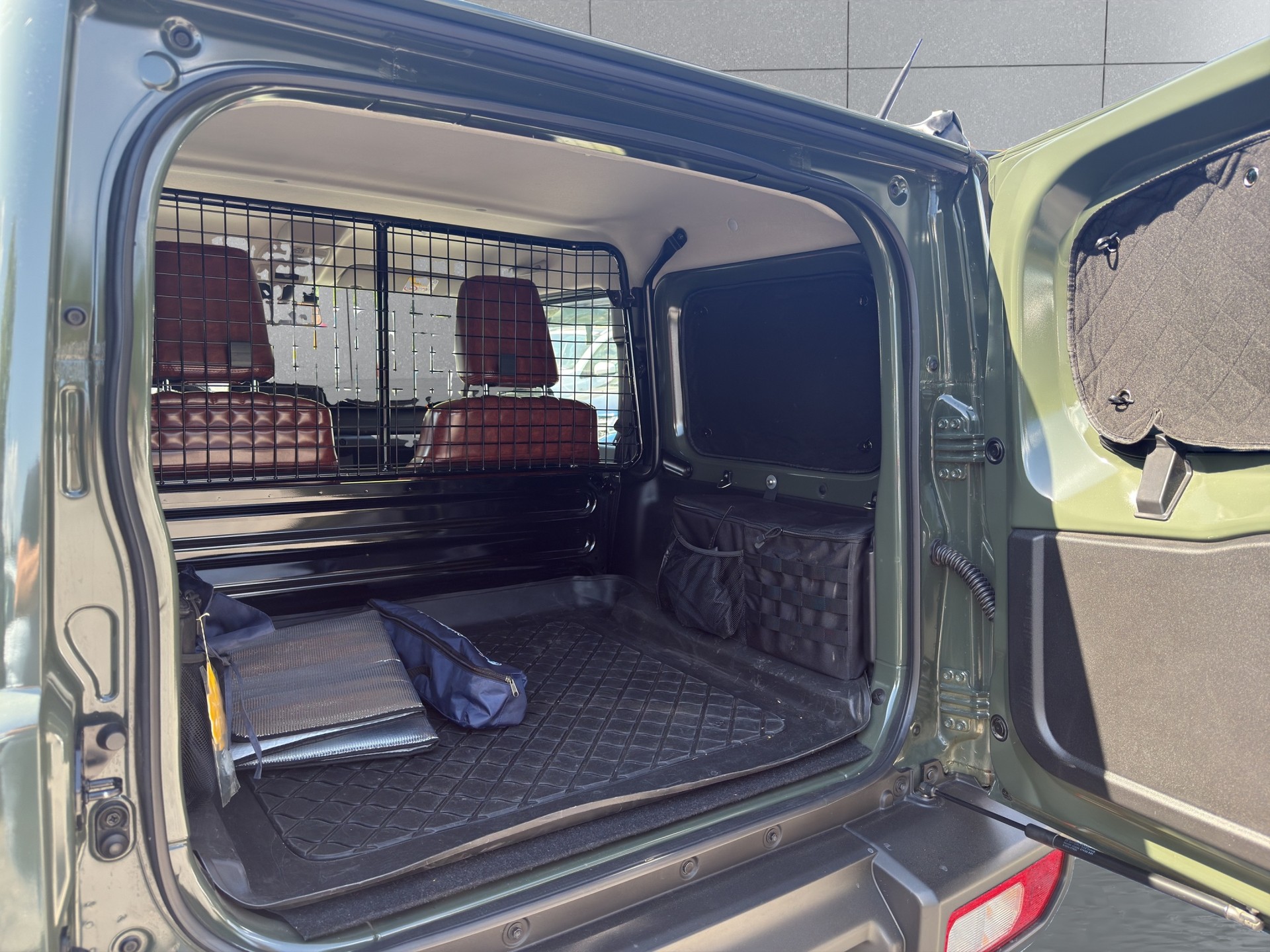 SUZUKI Jimny 1.5 Compact+ 4x4-image-10