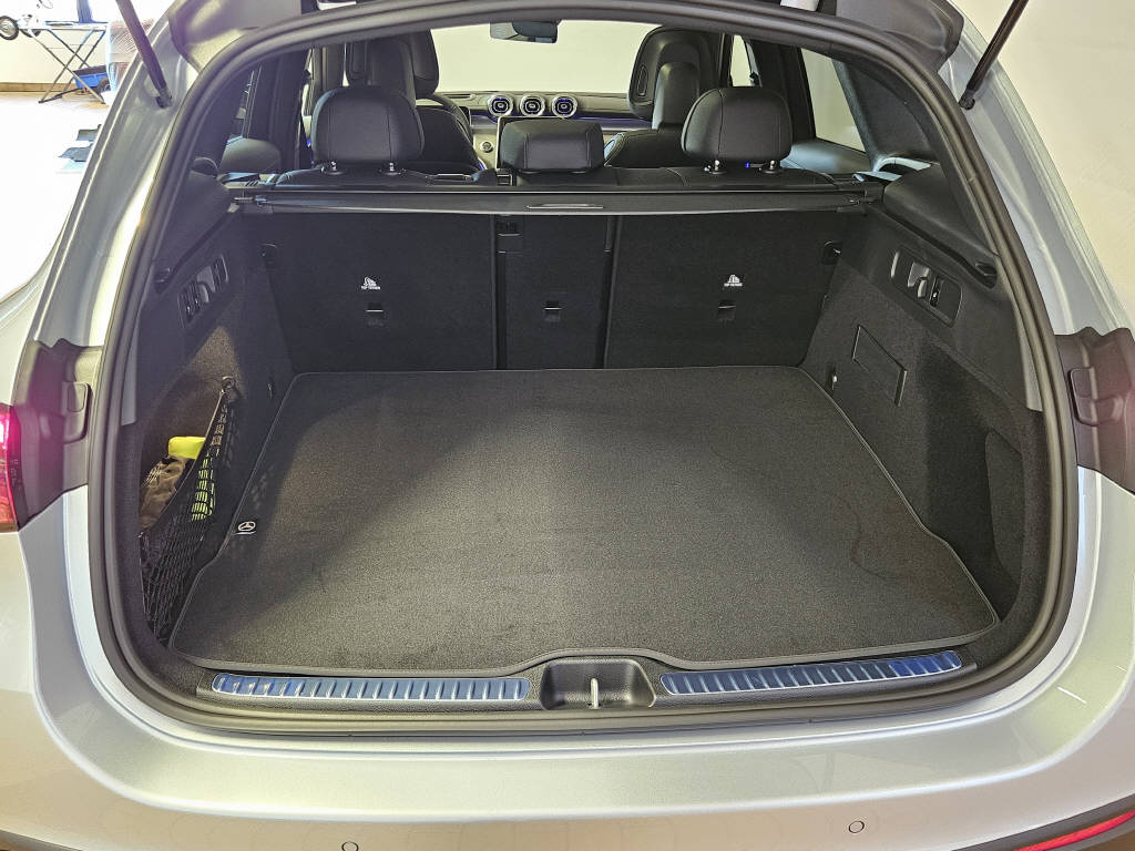 MERCEDES-BENZ GLC 220 d 4Matic AMG Line-showroom-element-3