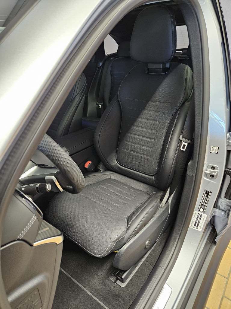 MERCEDES-BENZ GLC 220 d 4Matic AMG Line-image-5