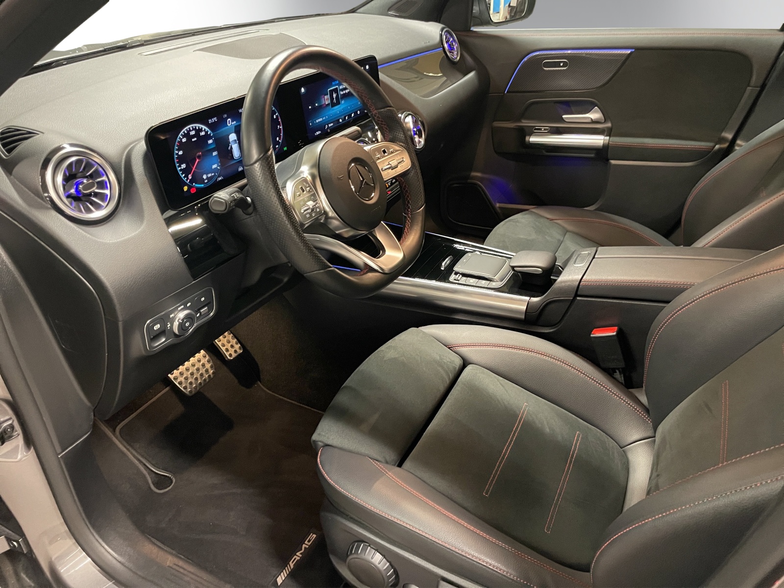 MERCEDES-BENZ GLA 200 4M AMG Line 8G-D-image-7