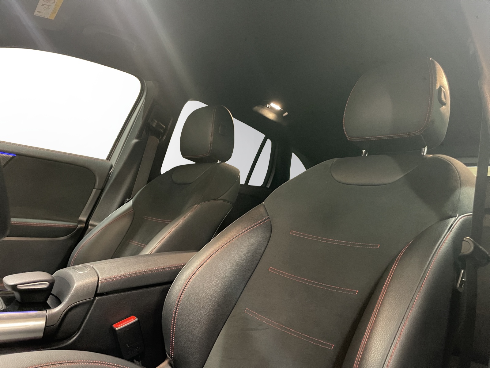MERCEDES-BENZ GLA 200 4M AMG Line 8G-D-image-8