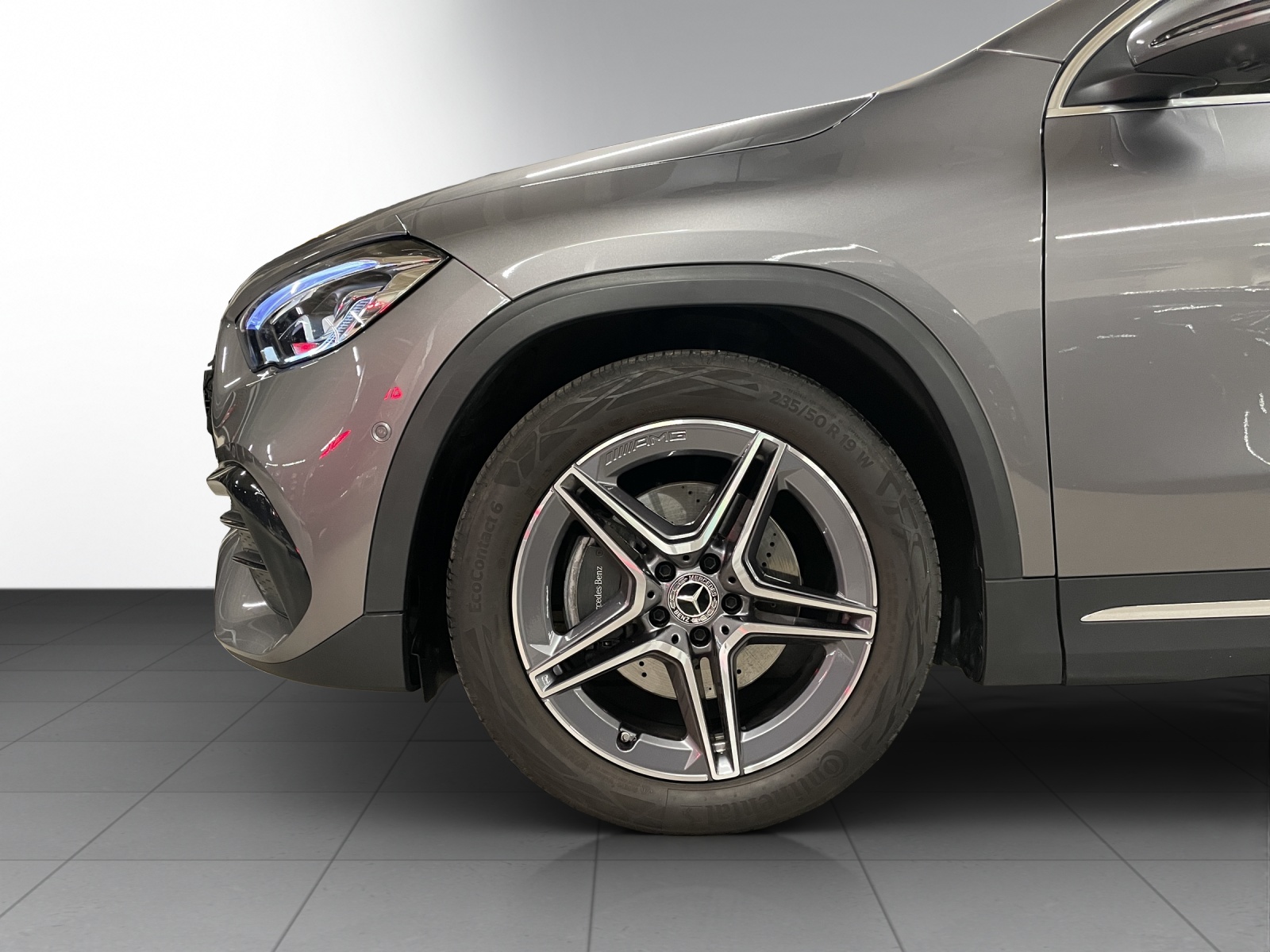 MERCEDES-BENZ GLA 200 4M AMG Line 8G-D-image-5