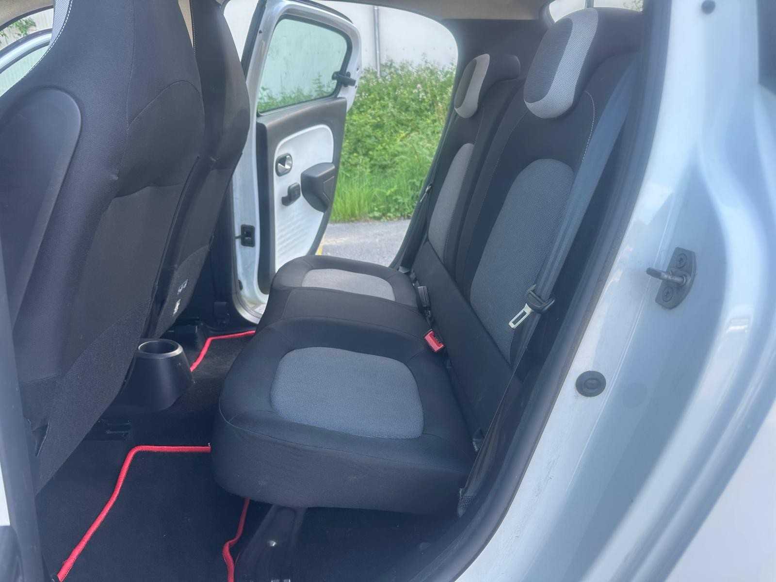 RENAULT Twingo 0.9 Zen EDC-image-10
