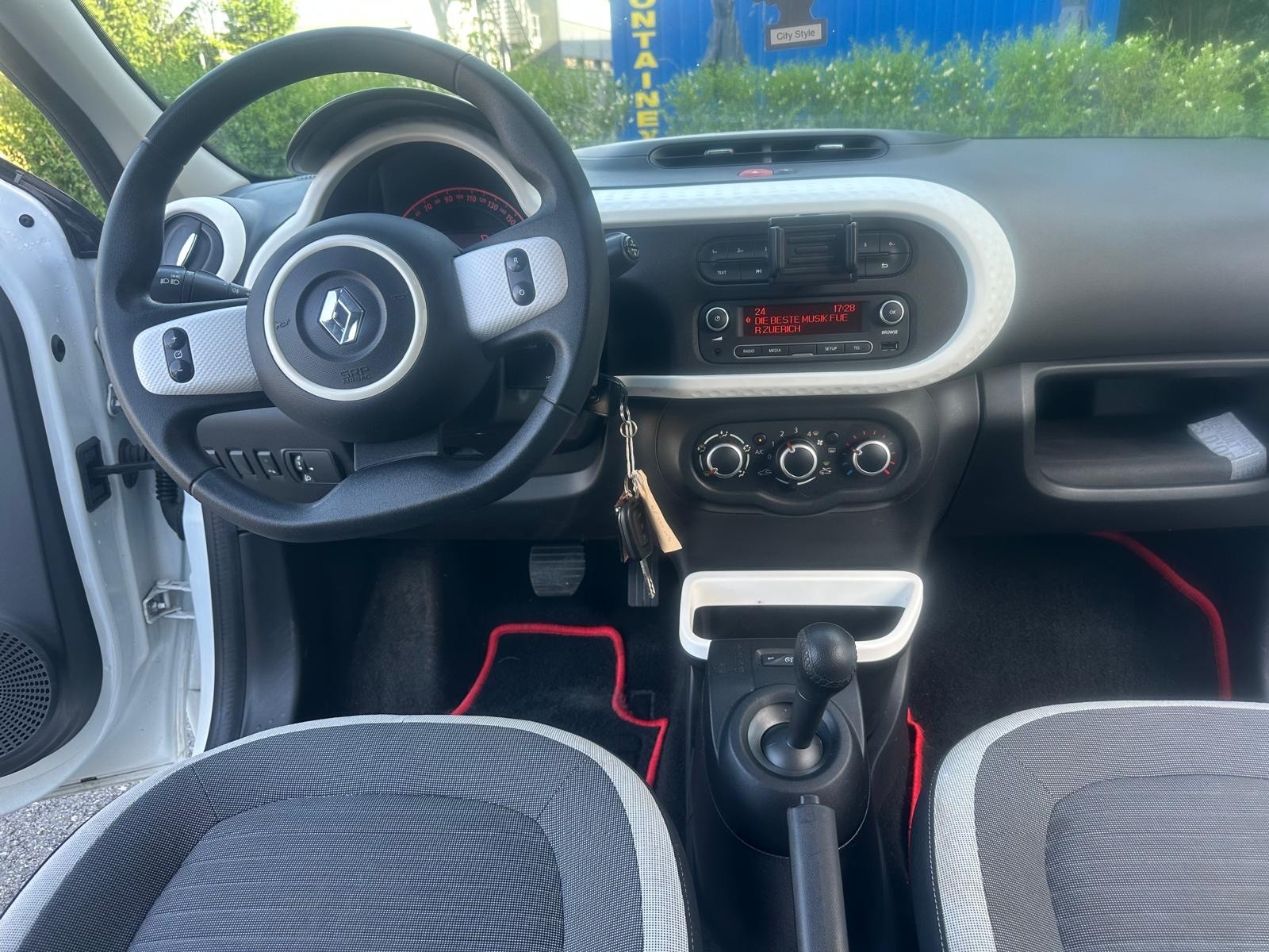 RENAULT Twingo 0.9 Zen EDC-image-7
