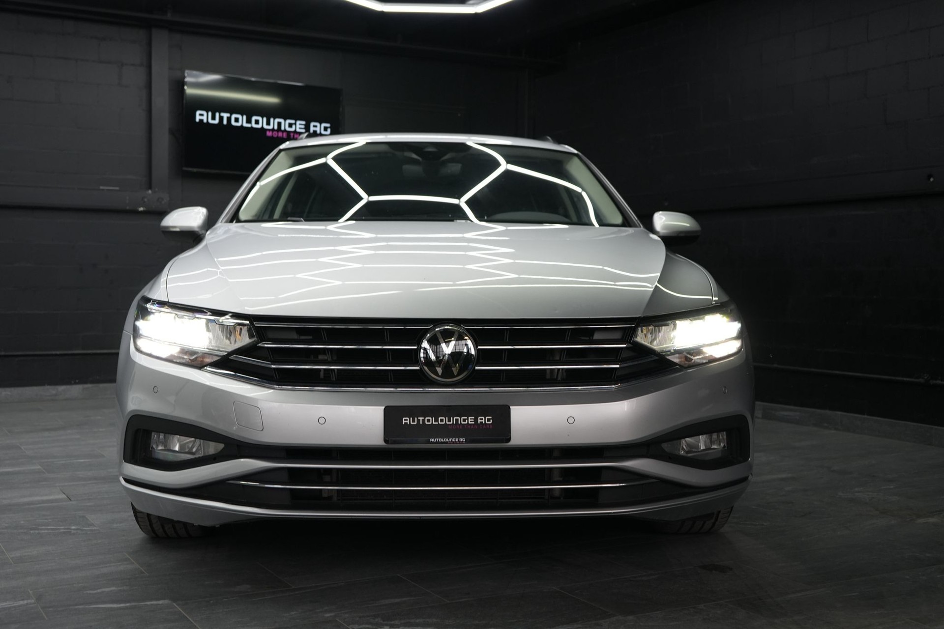 VW Passat 2.0 TDI BMT Business DSG-image-9