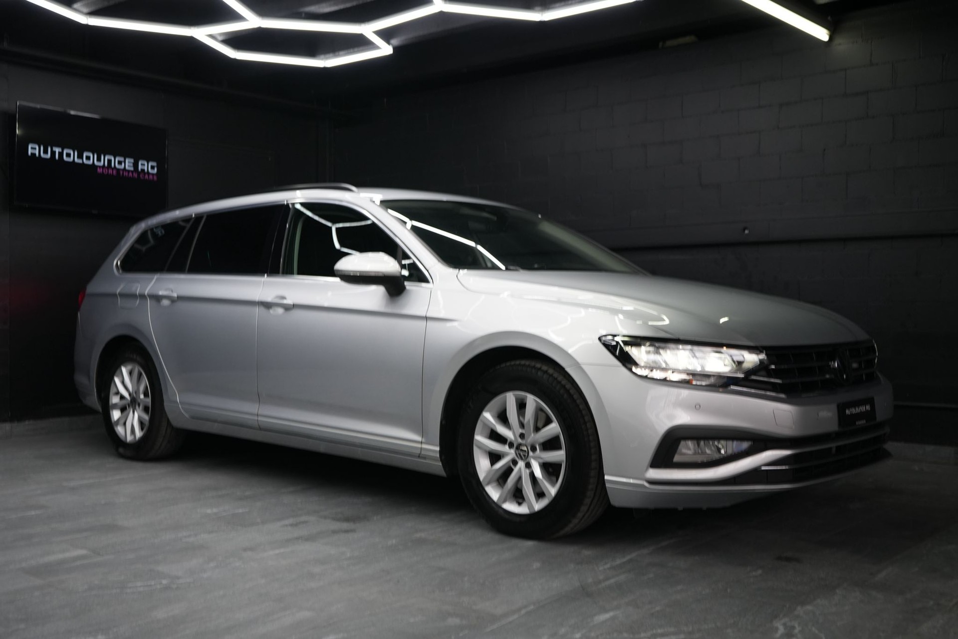 VW Passat 2.0 TDI BMT Business DSG-image-2