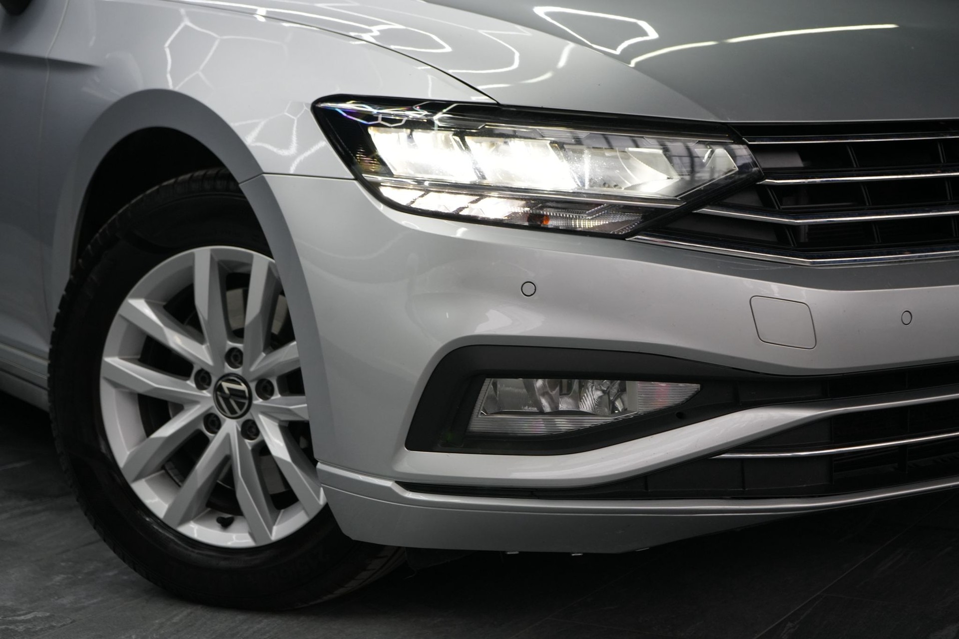 VW Passat 2.0 TDI BMT Business DSG-image-1