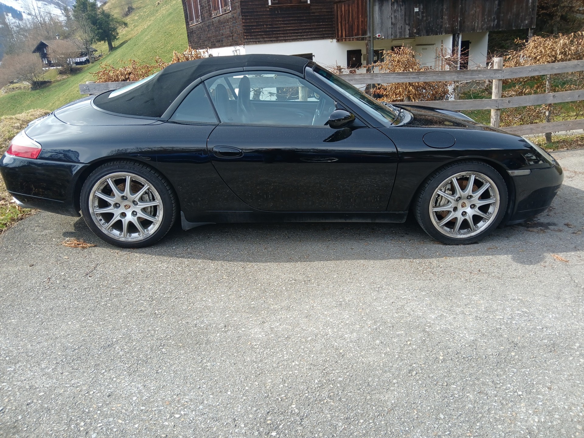 PORSCHE Carrera 4 Cabriolet-image-1
