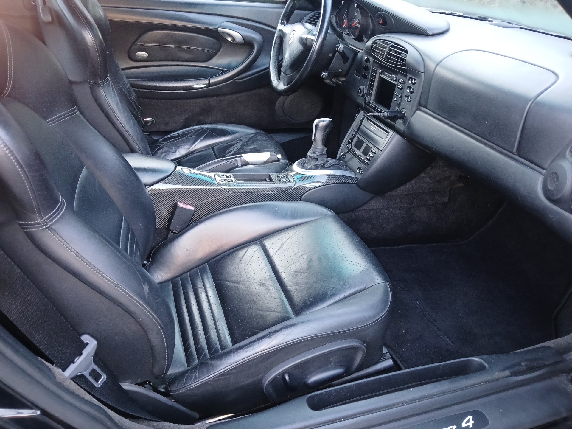 PORSCHE Carrera 4 Cabriolet-image-4