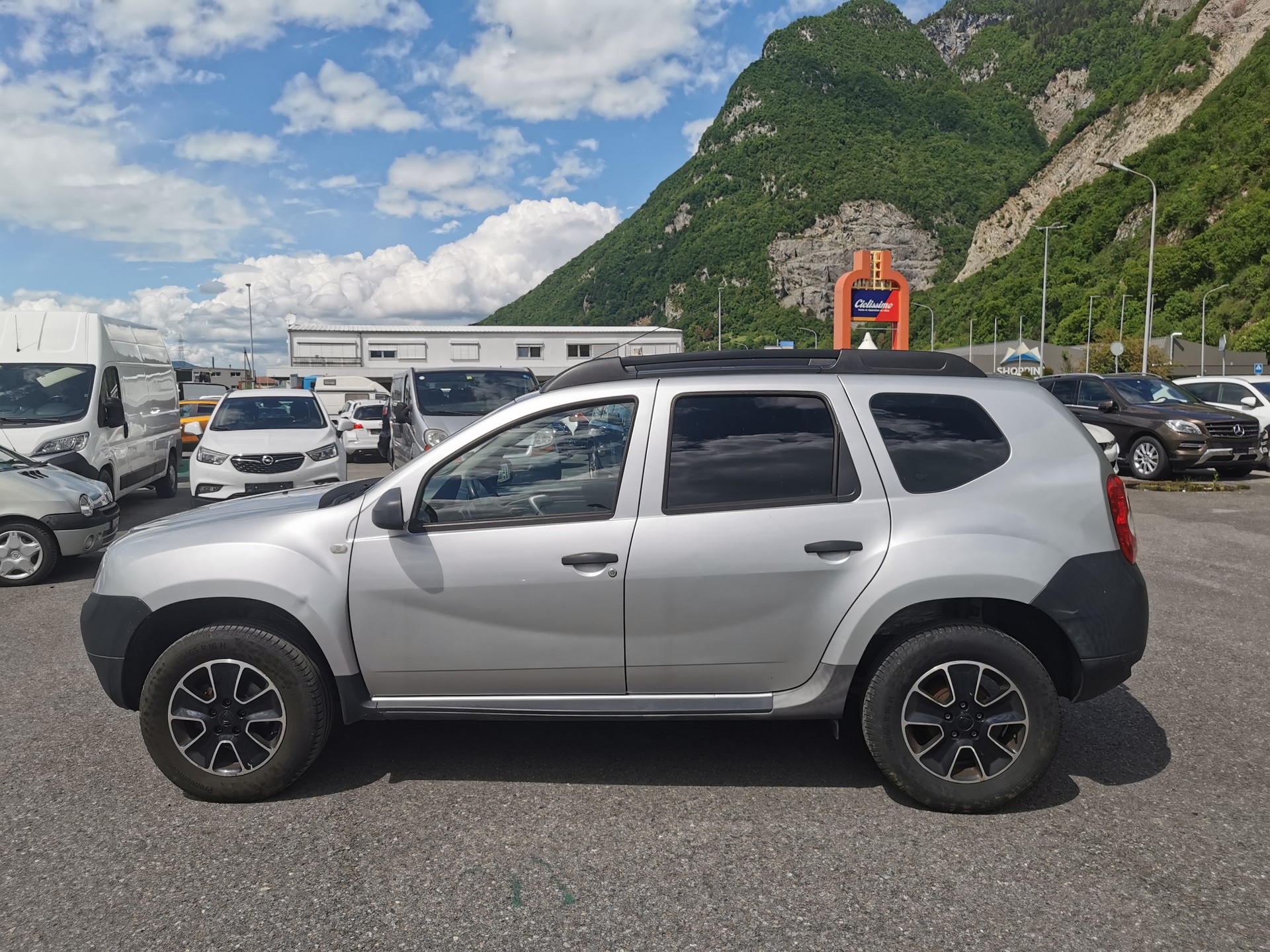 DACIA Duster 1.6 Ambiance 4x4-image-2