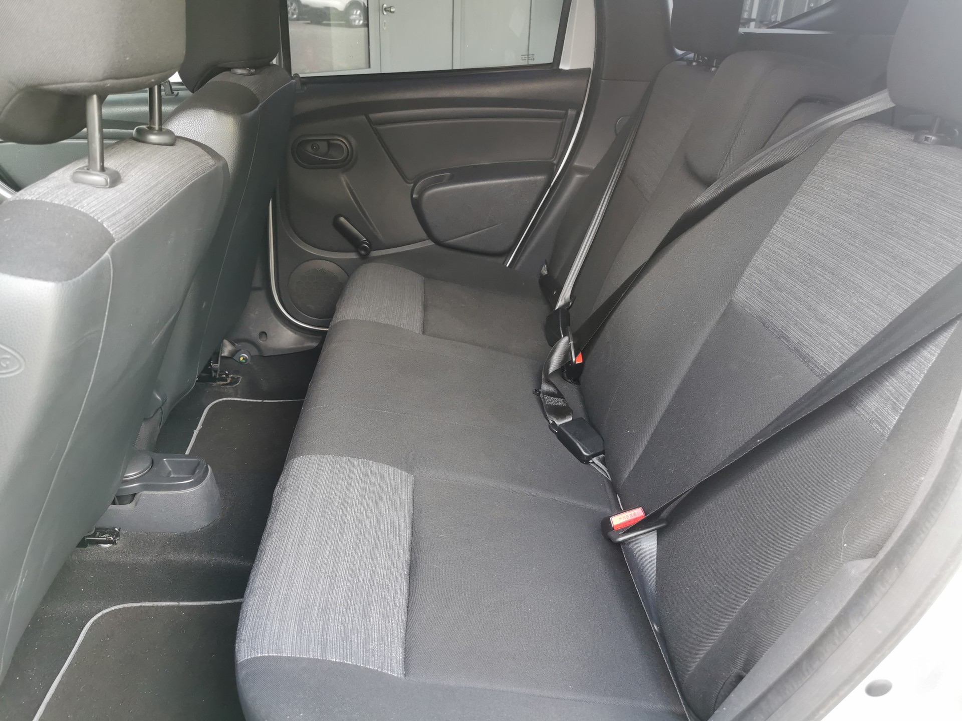 DACIA Duster 1.6 Ambiance 4x4-image-5