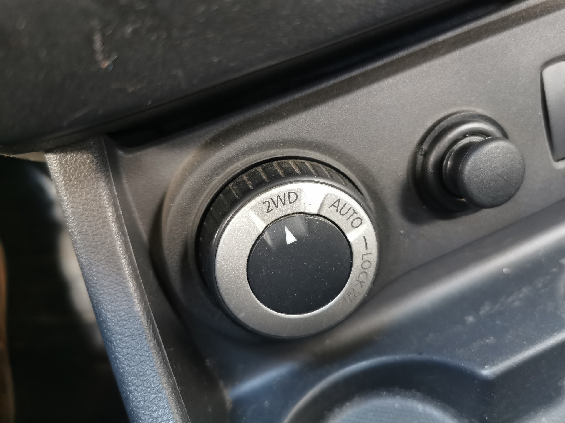 DACIA Duster 1.6 Ambiance 4x4-image-9