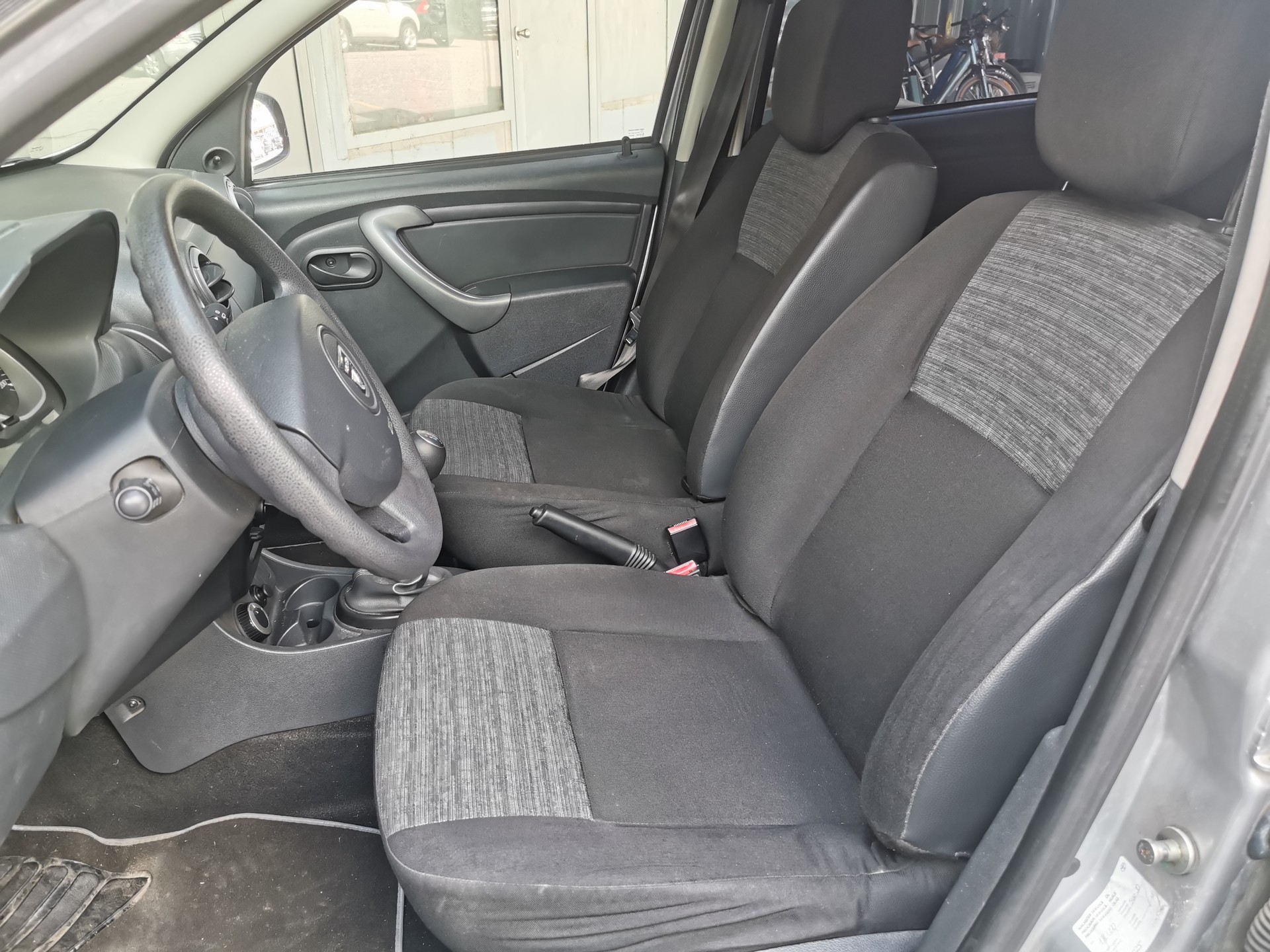 DACIA Duster 1.6 Ambiance 4x4-image-6