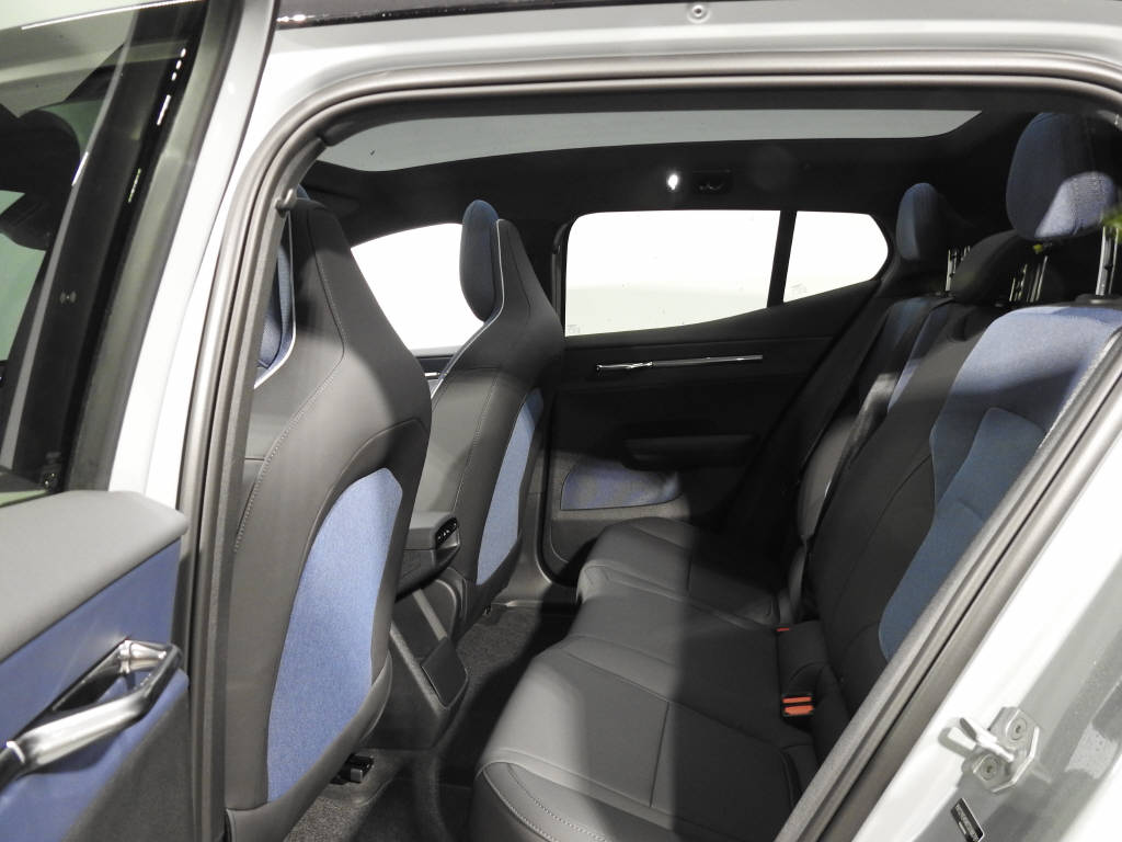 VOLVO EX 30 CC E60 Twin Performance AWD-image-10