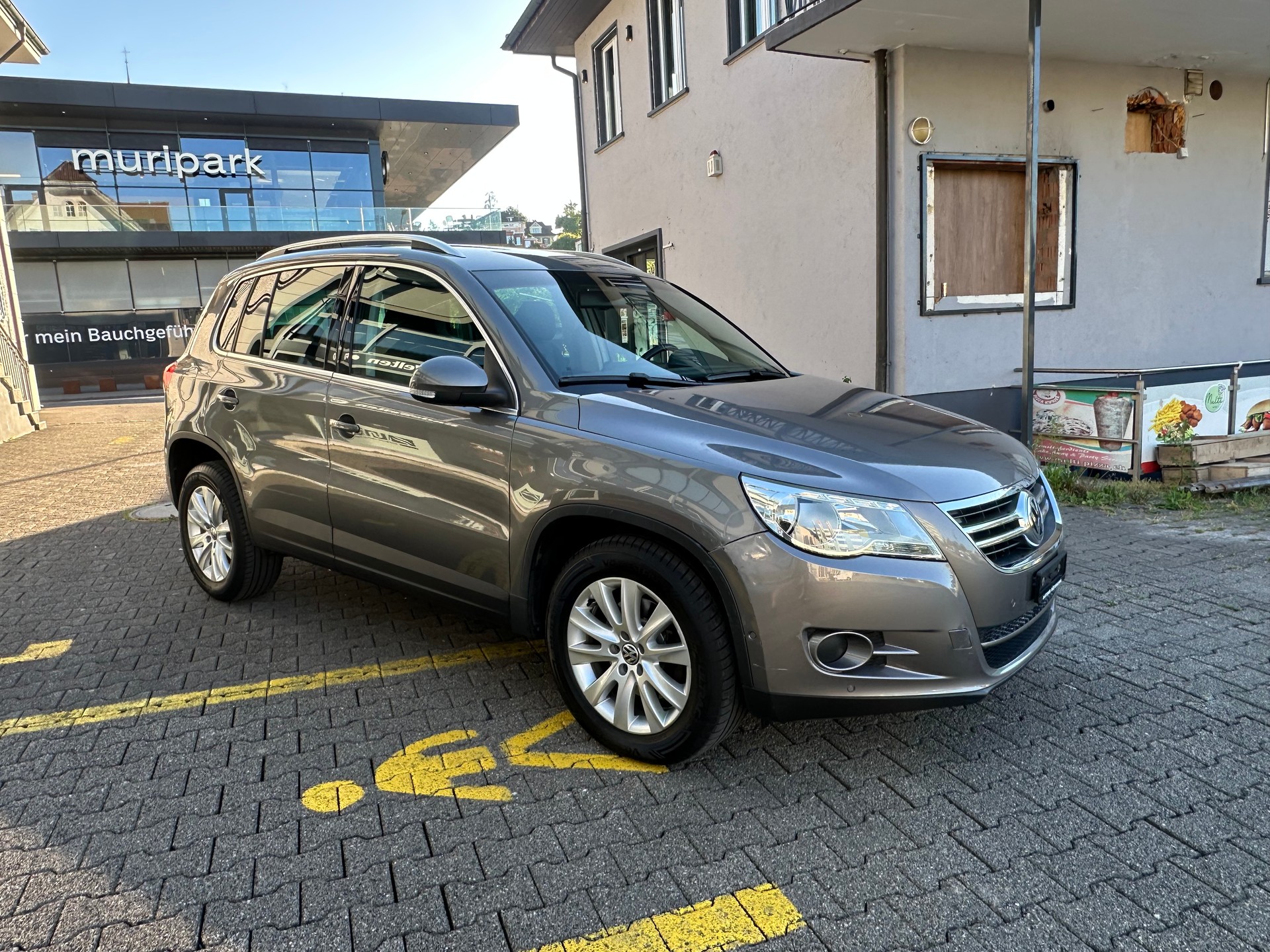 VW Tiguan 2.0 TDI Sport&Style Tiptronic-image-5