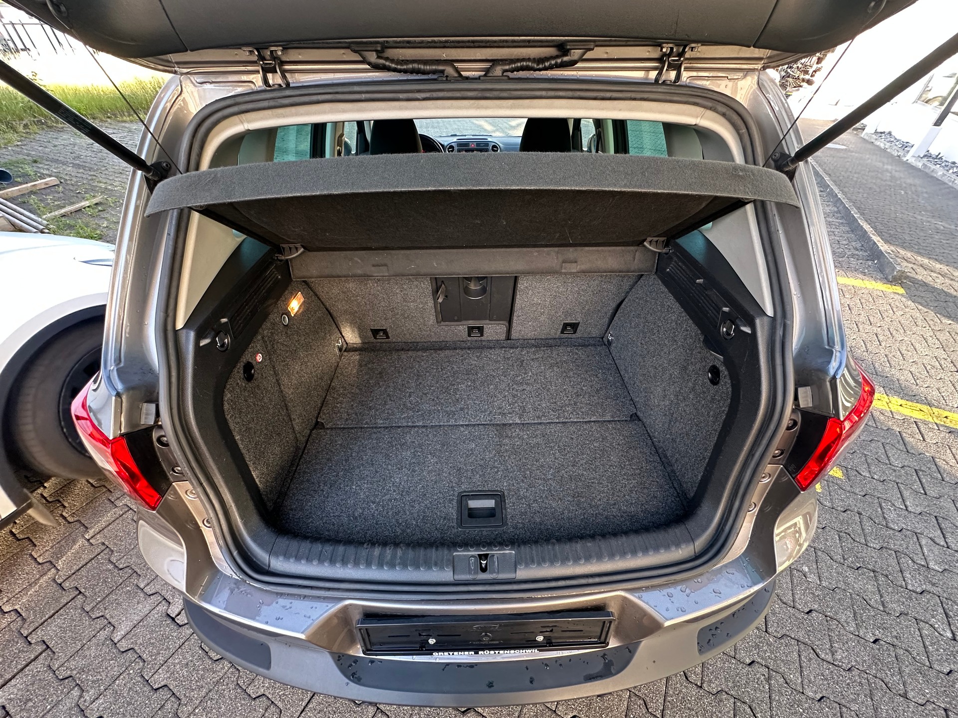 VW Tiguan 2.0 TDI Sport&Style Tiptronic-image-10