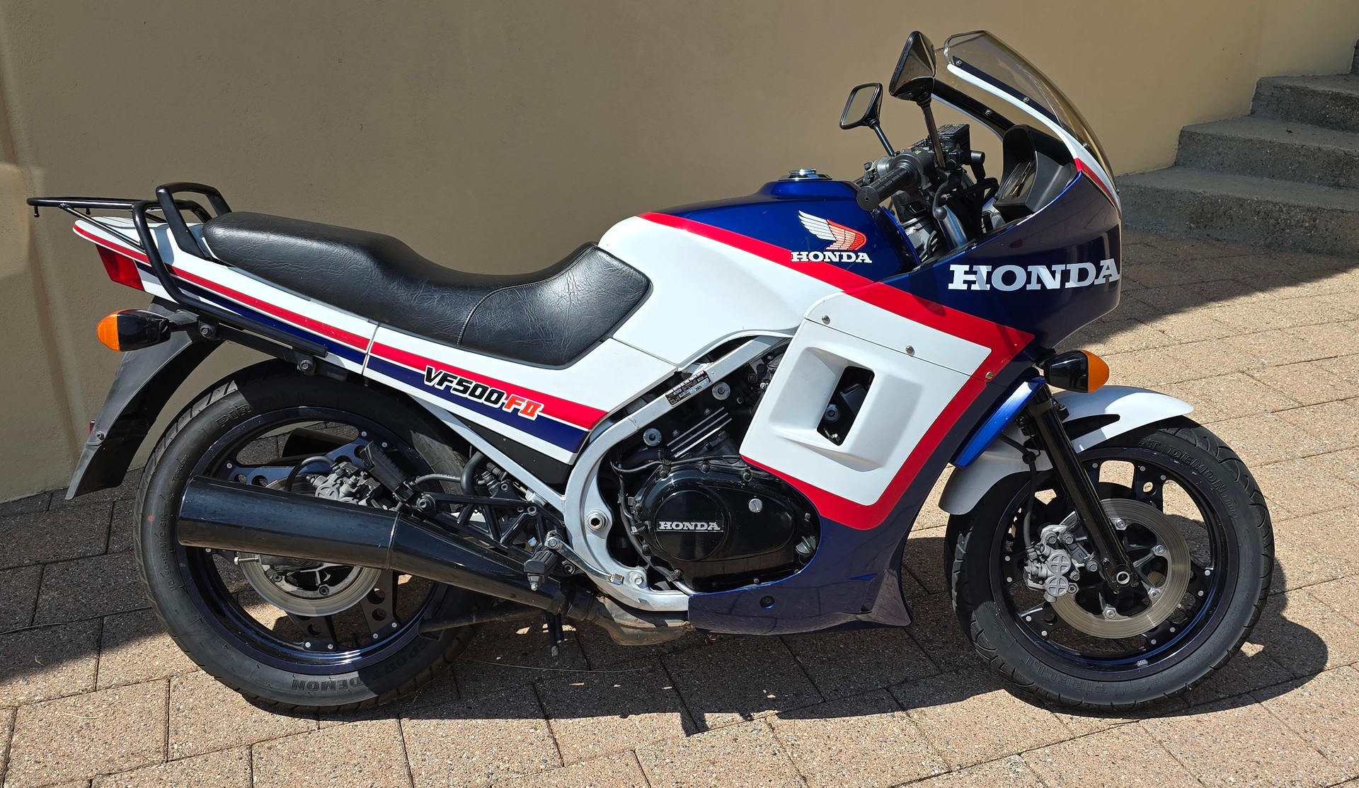 HONDA VF 500 F2-image-2