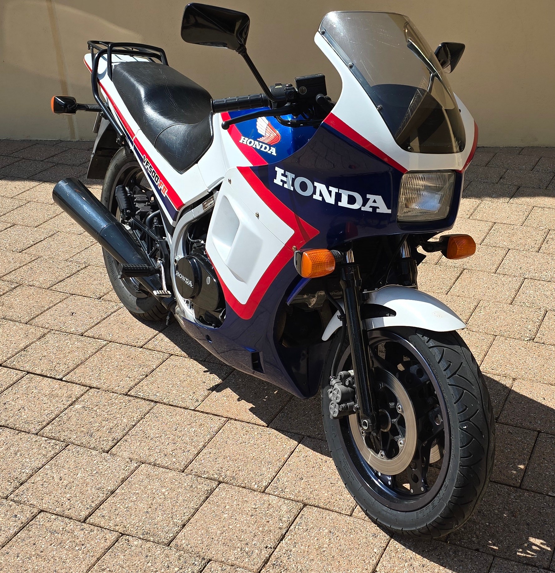 HONDA VF 500 F2-image-3