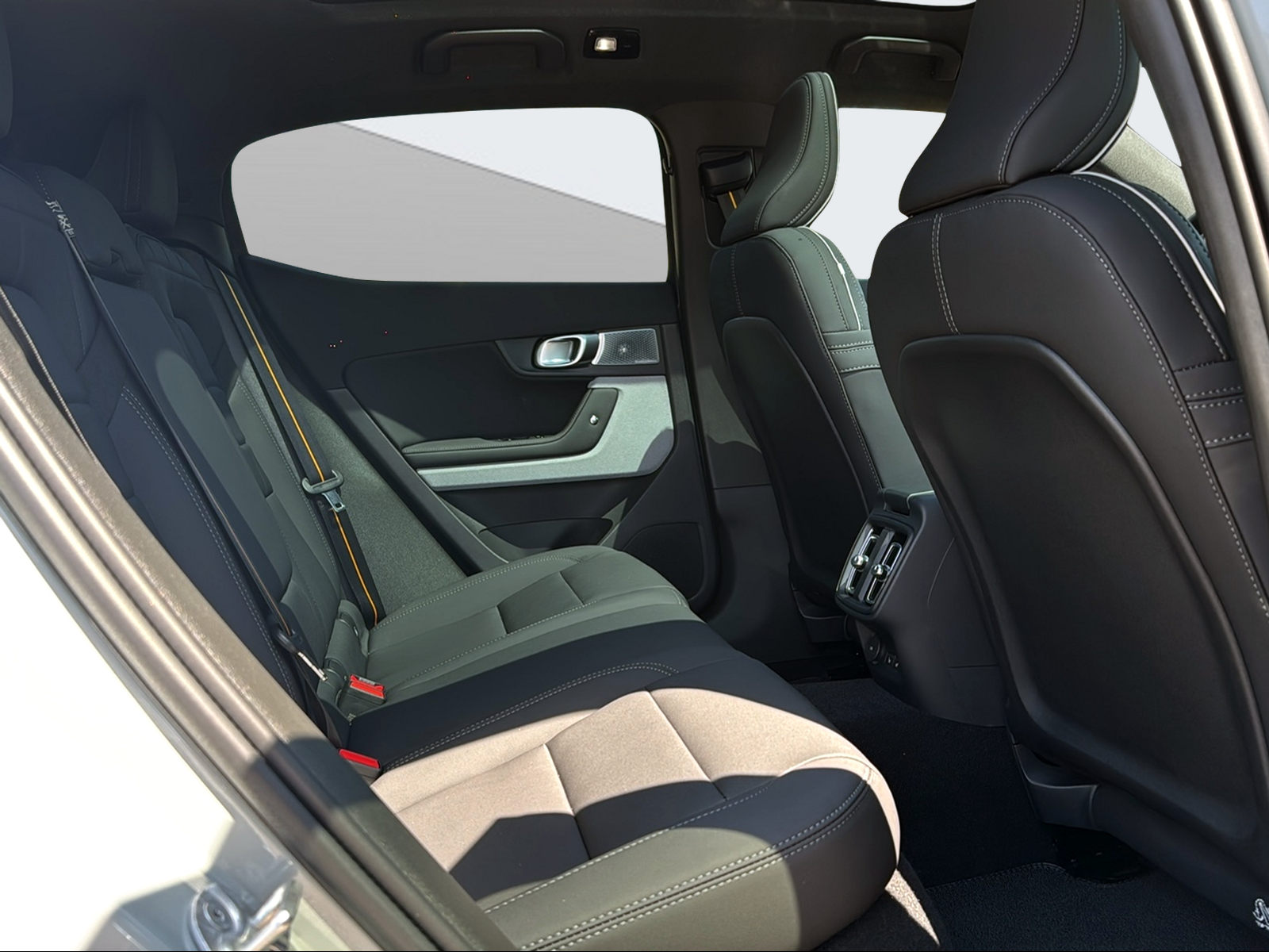 POLESTAR 2 Long Range Dual Motor-image-10