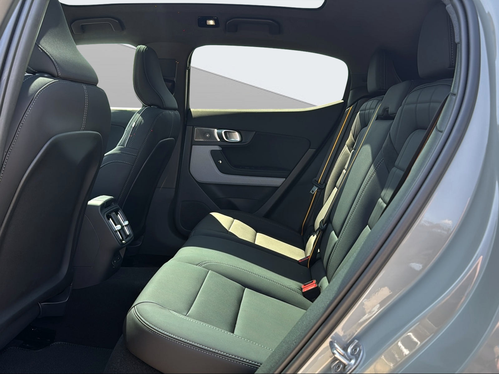 POLESTAR 2 Long Range Dual Motor-image-13