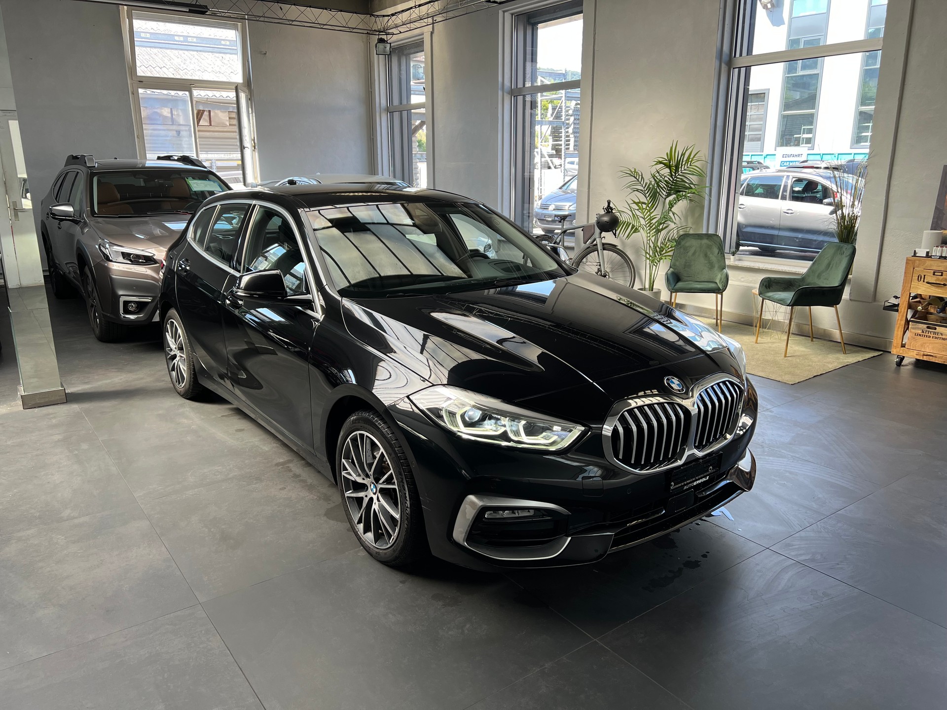 BMW 120d xDrive Steptronic Luxury Line-image-2
