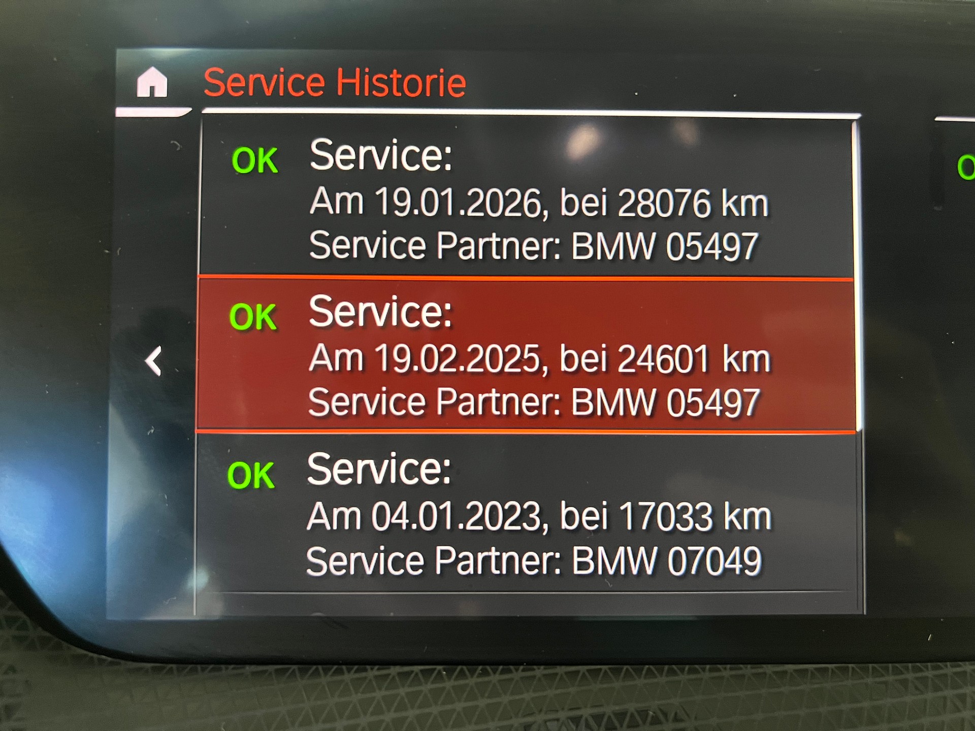 BMW 120d xDrive Steptronic Luxury Line-image-13