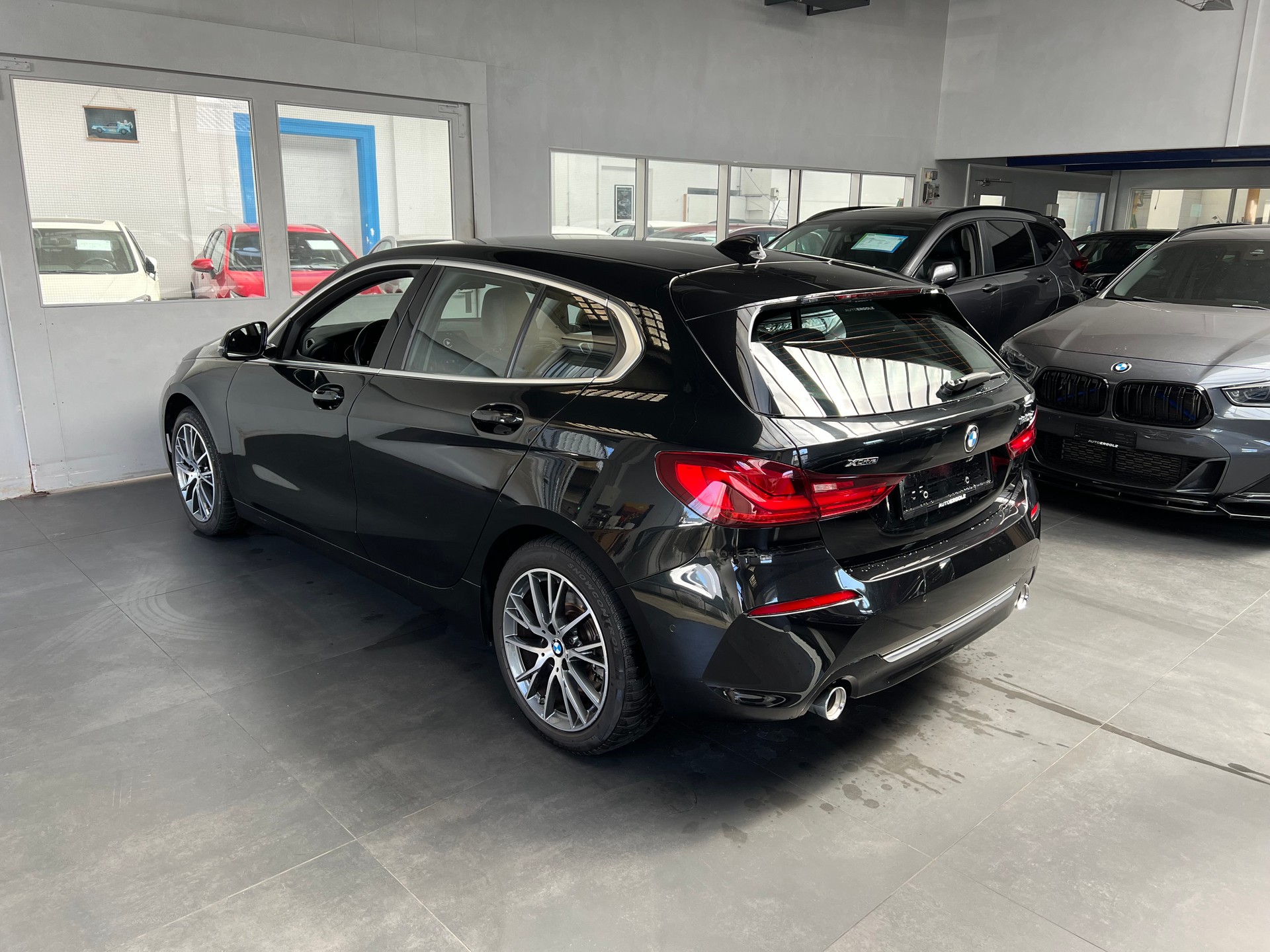BMW 120d xDrive Steptronic Luxury Line-image-1