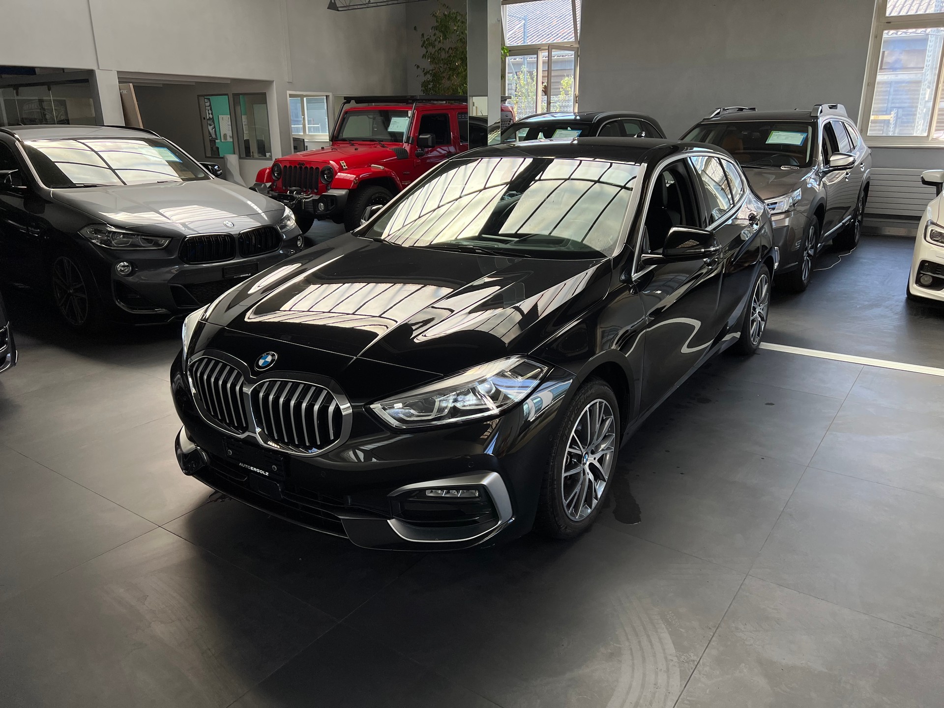BMW 120d xDrive Steptronic Luxury Line-image-0