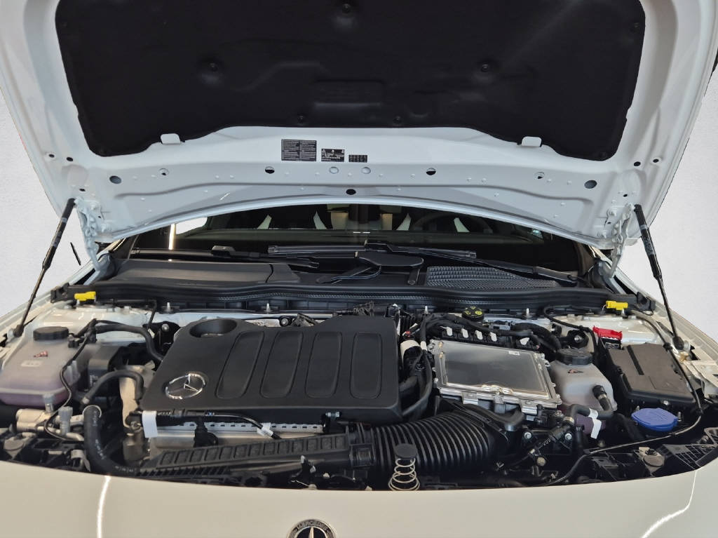 MERCEDES-BENZ CLA 220 4Matic Shooting Brake-image-7