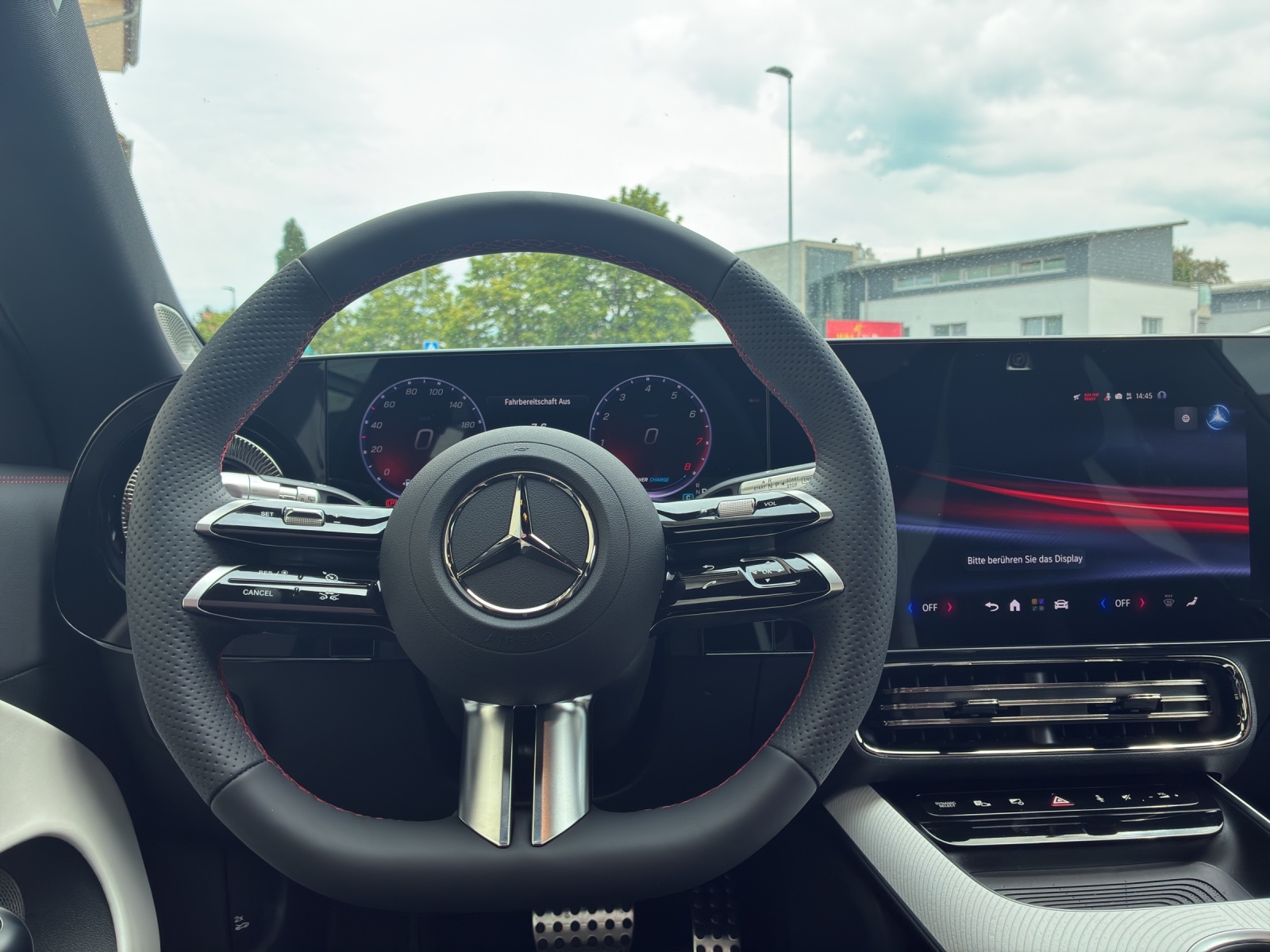 MERCEDES-BENZ CLA 220 4Matic AMG Line Shooting Brake-image-10