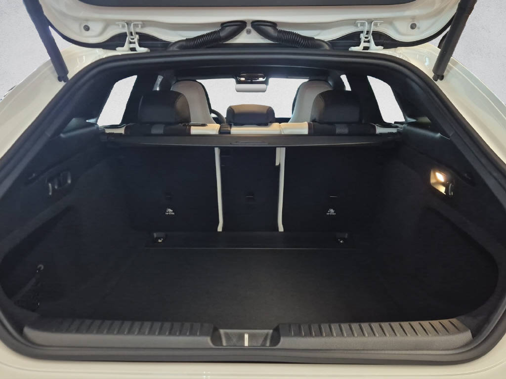 MERCEDES-BENZ CLA 220 4Matic Shooting Brake-image-6
