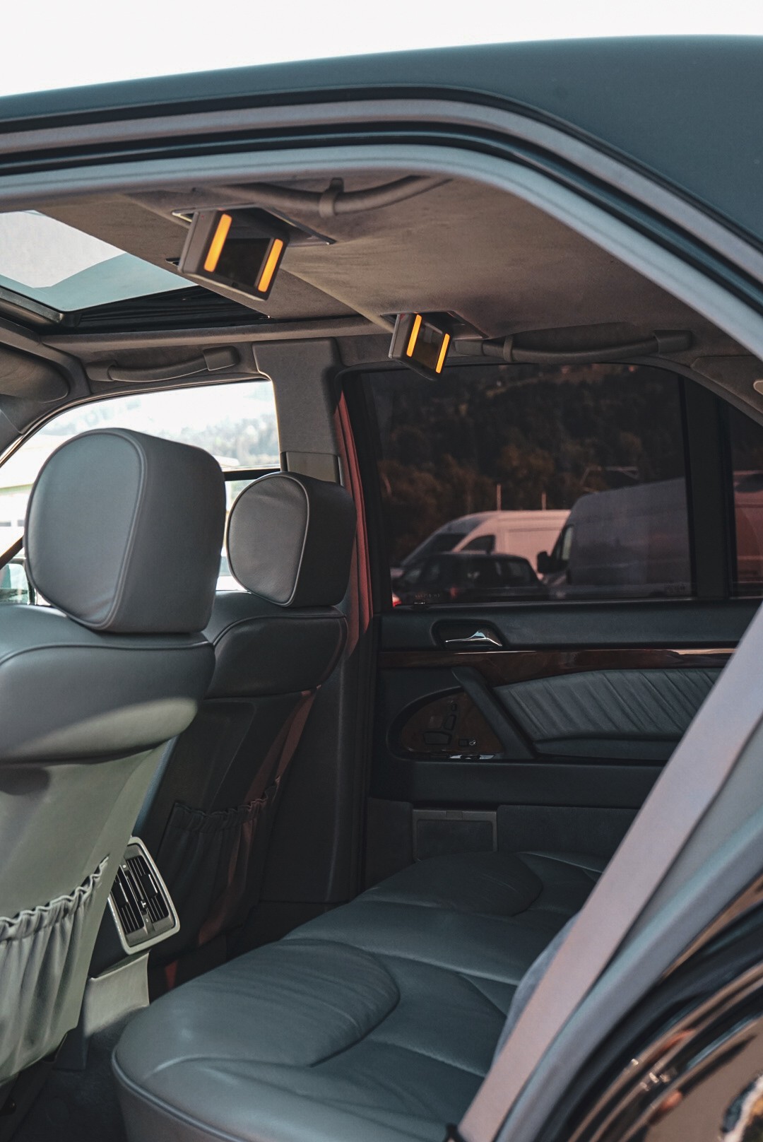 MERCEDES-BENZ SE-image-4