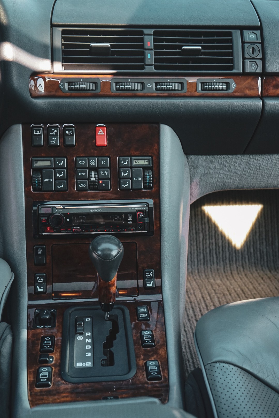 MERCEDES-BENZ SE-image-5