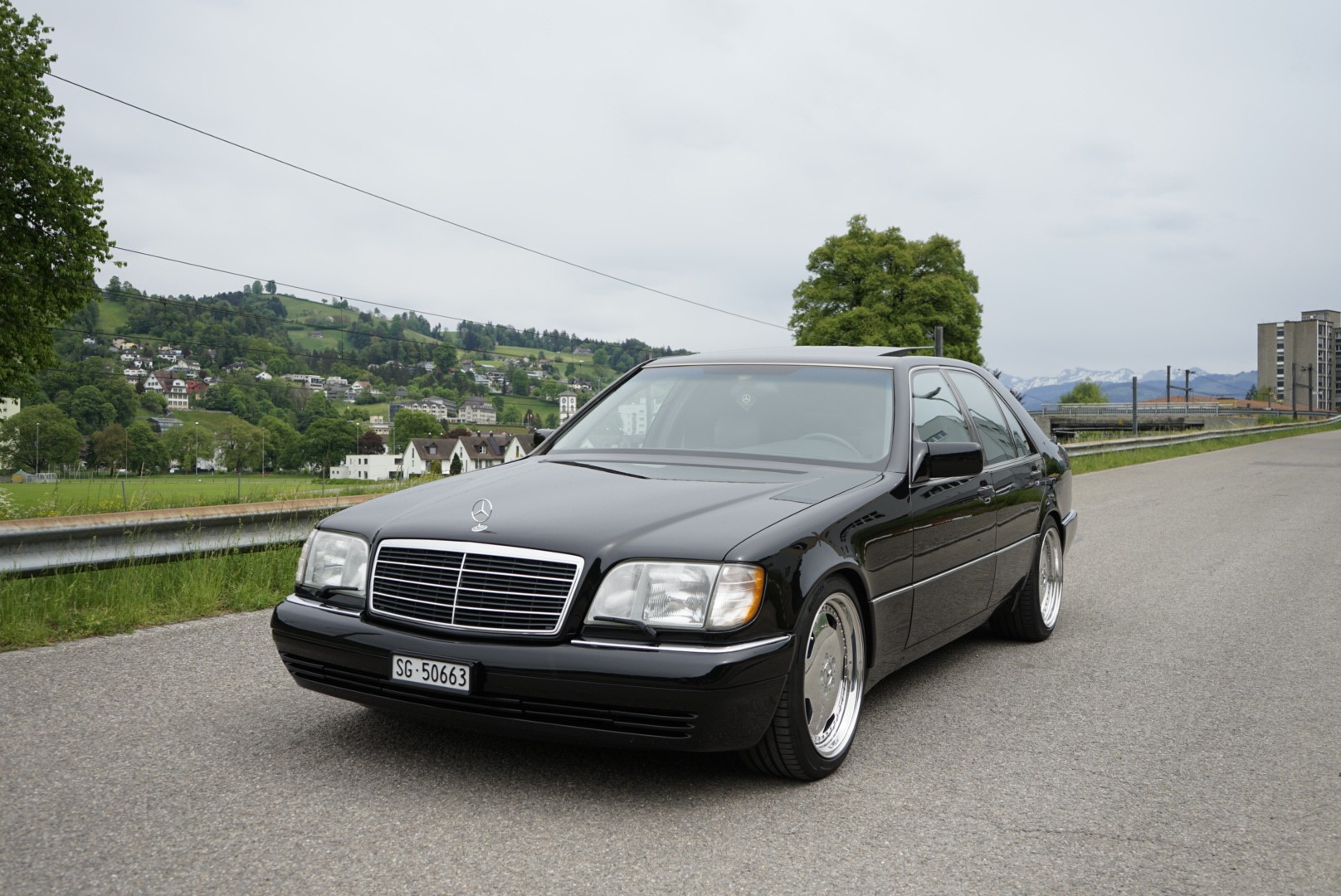 MERCEDES-BENZ SE-image-0