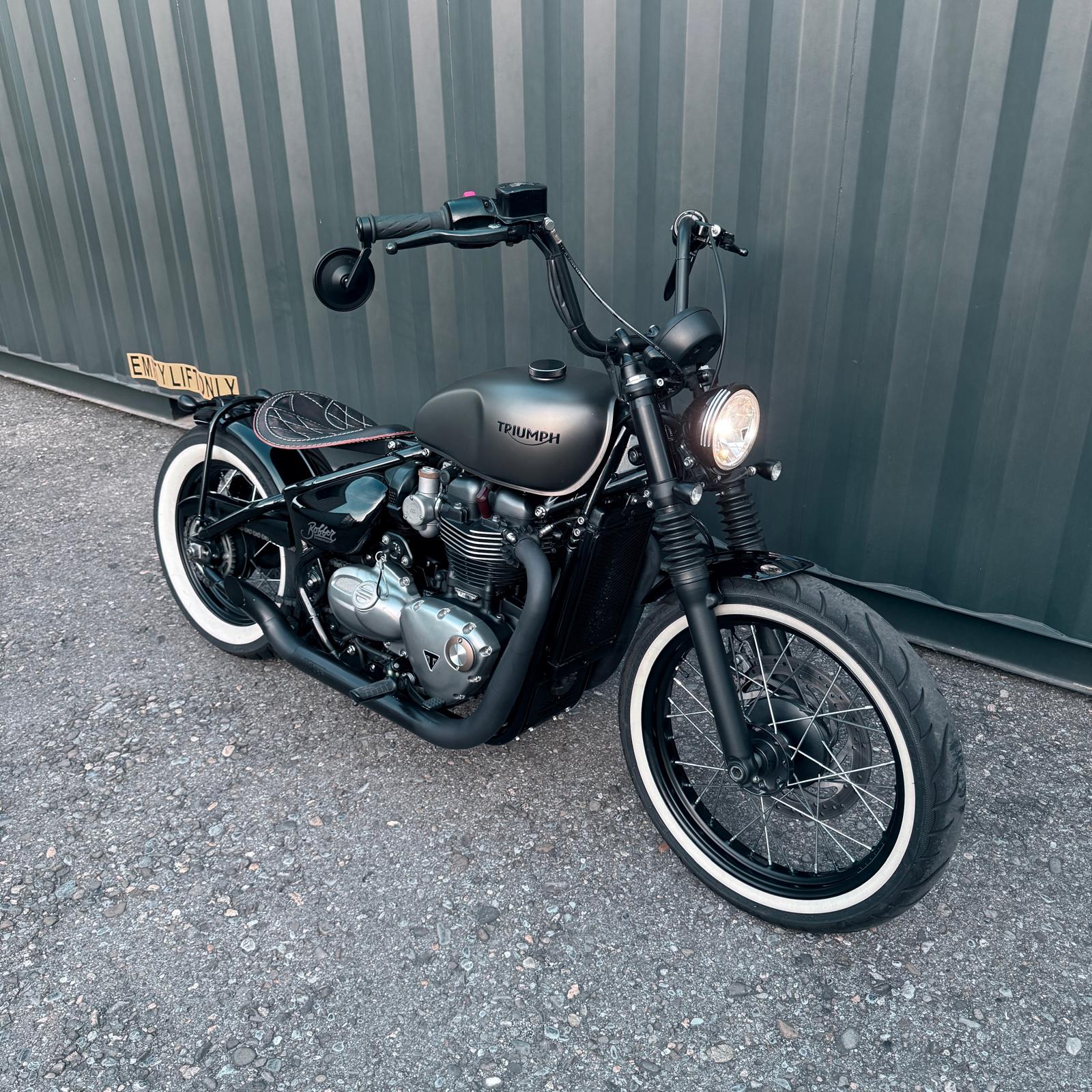 TRIUMPH Bonneville 1200 Bobber Black ABS-image-6