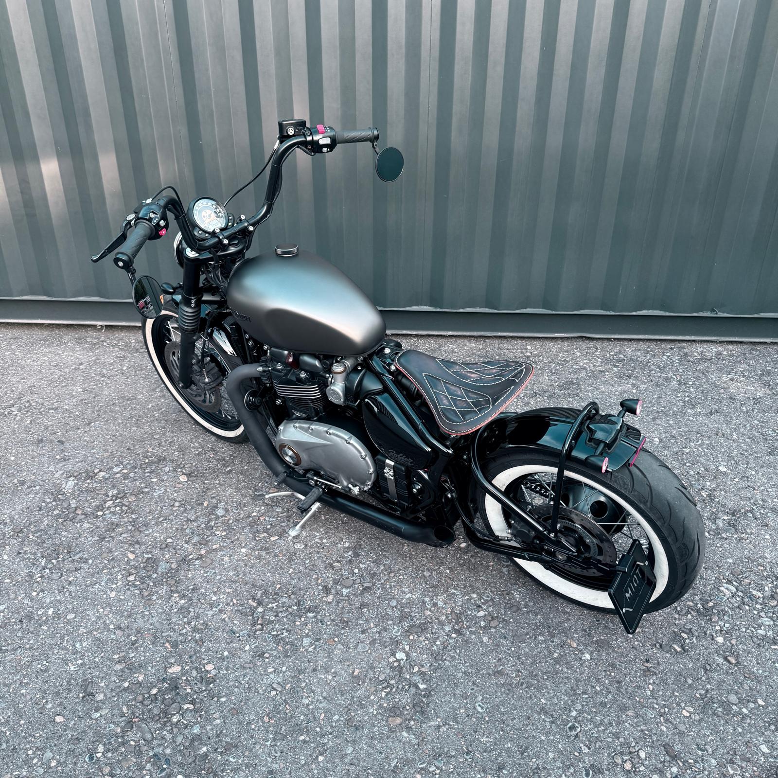 TRIUMPH Bonneville 1200 Bobber Black ABS-image-4