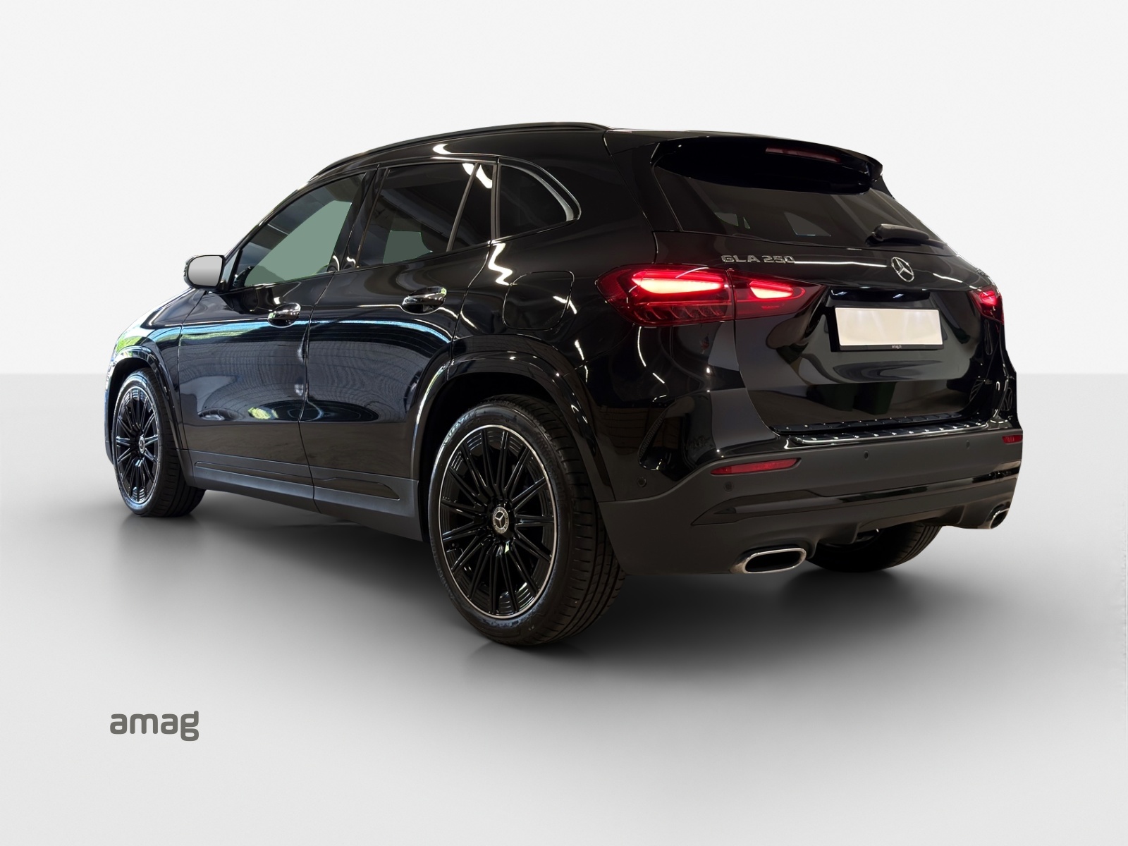 MERCEDES-BENZ GLA 250 4Matic 8G-DCT-image-2