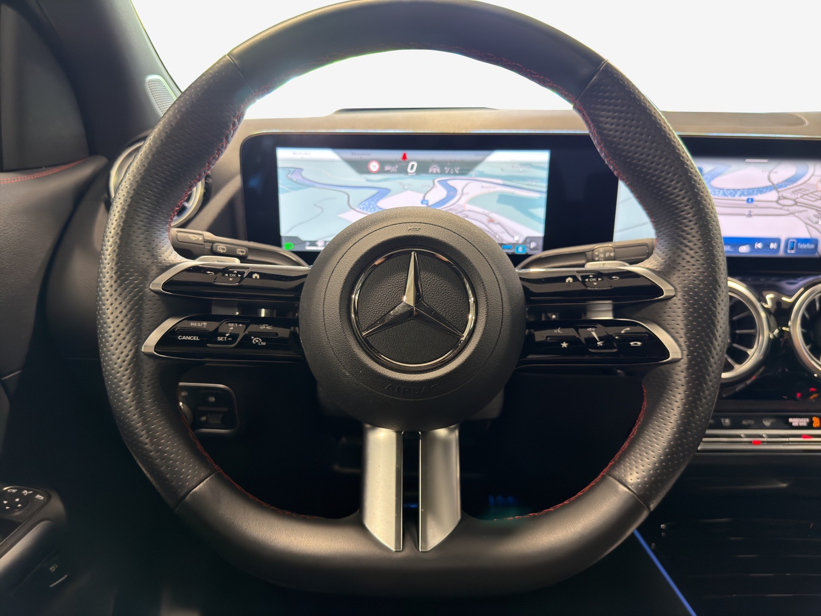 MERCEDES-BENZ GLA 250 4Matic 8G-DCT-image-9