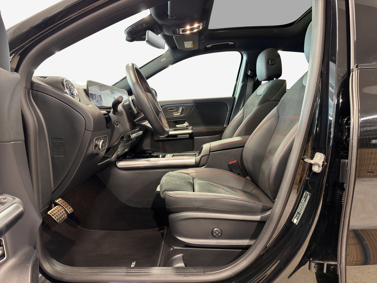 MERCEDES-BENZ GLA 250 4Matic 8G-DCT-image-7