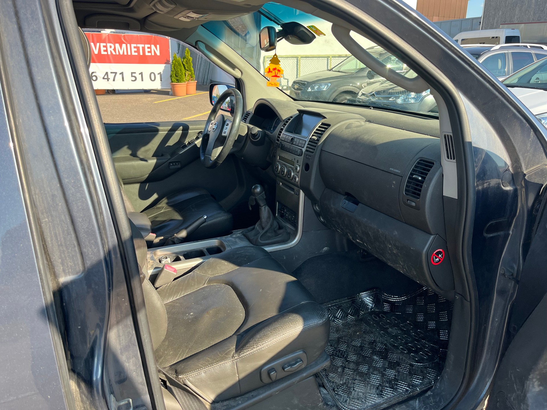 NISSAN Pathfinder 2.5 dCi LE-image-7