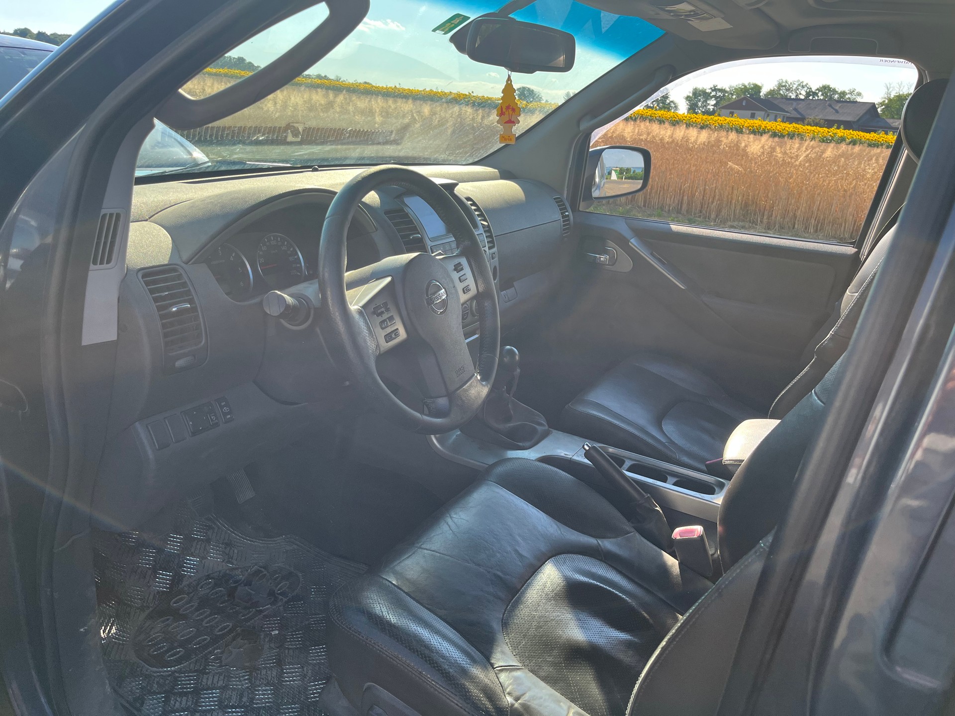 NISSAN Pathfinder 2.5 dCi LE-image-8