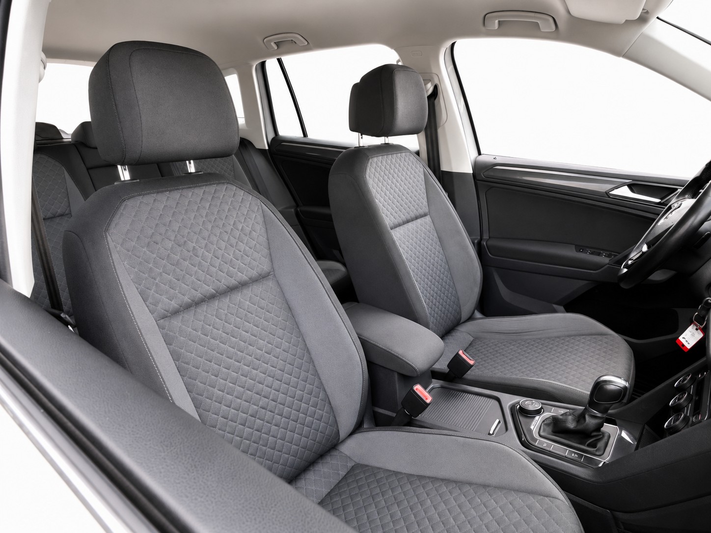 VW Tiguan 2.0 TDI SCR Comfortline 4Motion-image-11