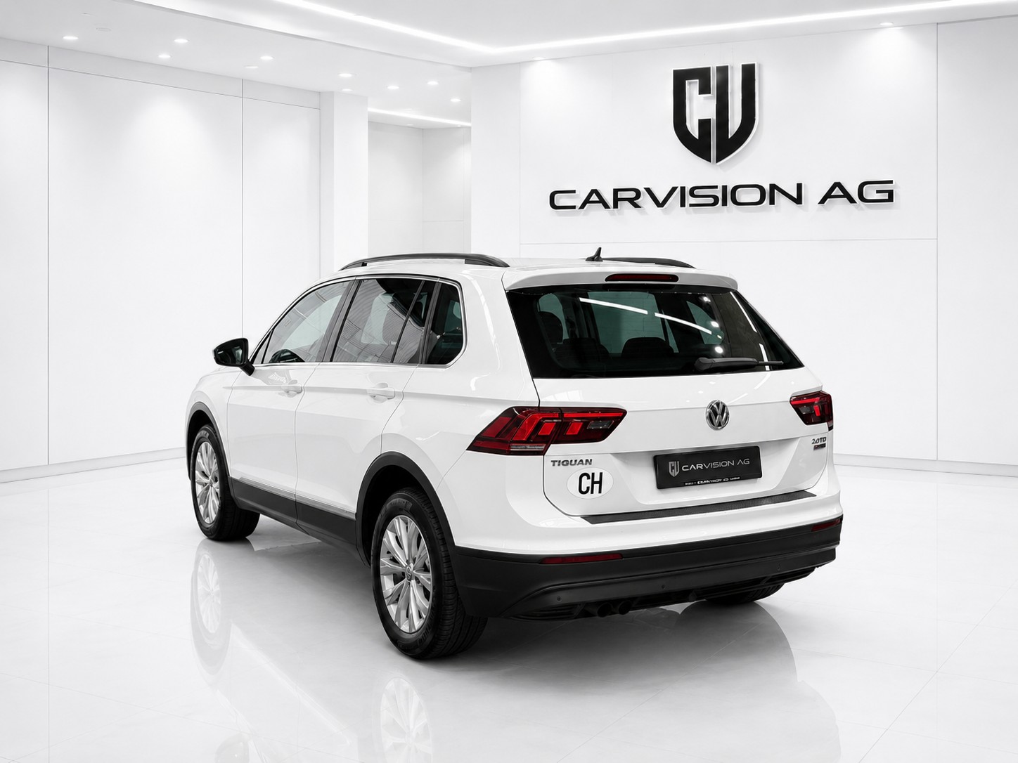 VW Tiguan 2.0 TDI SCR Comfortline 4Motion-image-4