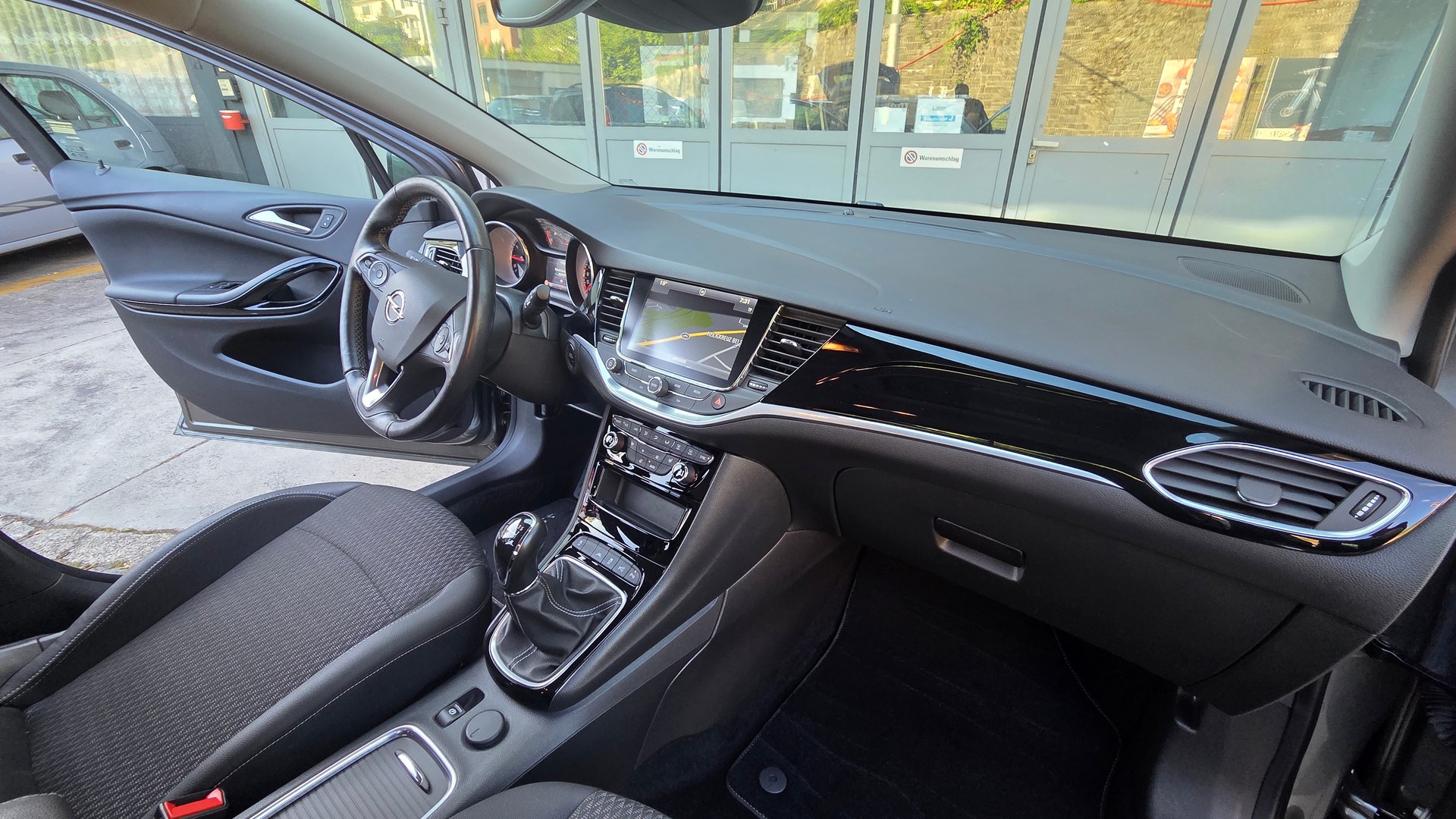 OPEL Astra Sports Tourer 1.6i Turbo Excellence-image-9