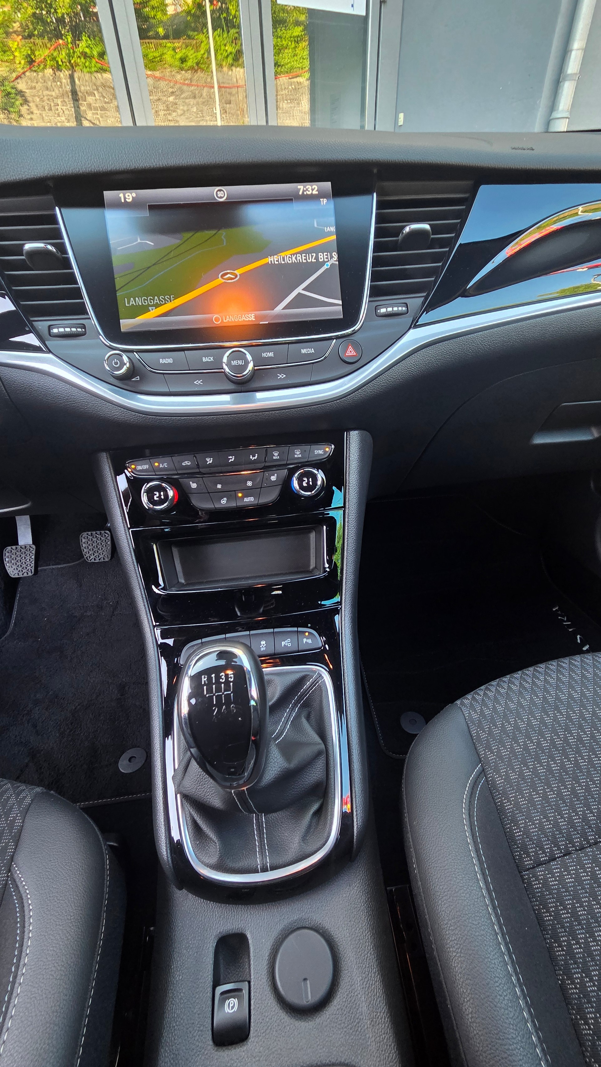 OPEL Astra Sports Tourer 1.6i Turbo Excellence-image-12