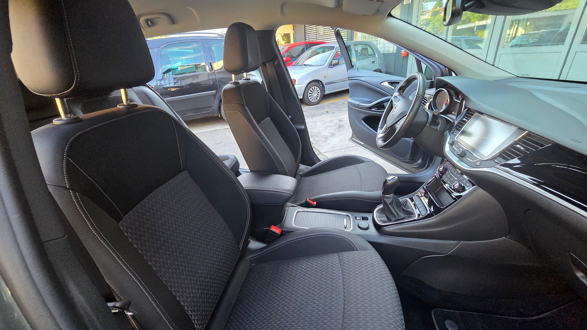 OPEL Astra Sports Tourer 1.6i Turbo Excellence-image-8